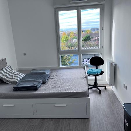 Chambre Privee Dans Un Appartement A 37 Min De Champs Elysees Sartrouville Kültér fotó