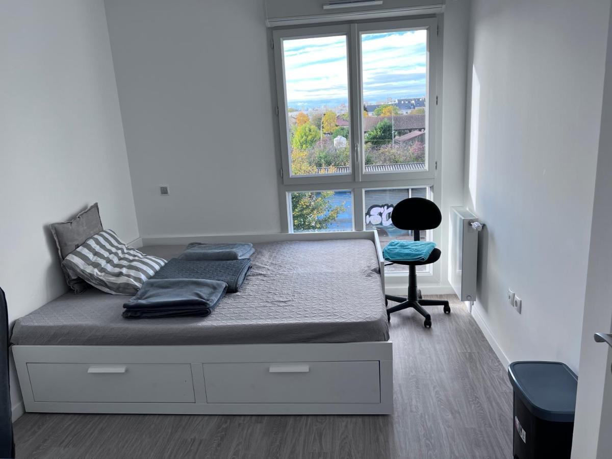 Chambre Privee Dans Un Appartement A 37 Min De Champs Elysees Sartrouville Kültér fotó