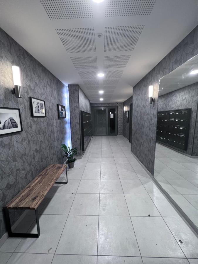 Chambre Privee Dans Un Appartement A 37 Min De Champs Elysees Sartrouville Kültér fotó