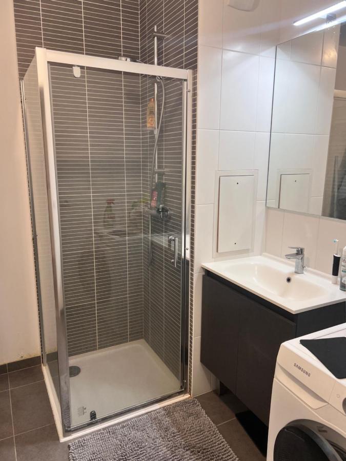 Chambre Privee Dans Un Appartement A 37 Min De Champs Elysees Sartrouville Kültér fotó